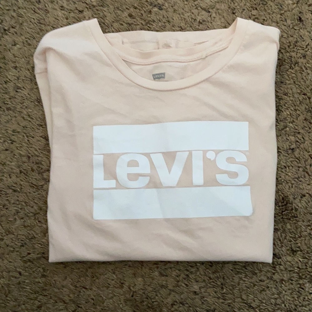 Women’s Levi t-shirt XL